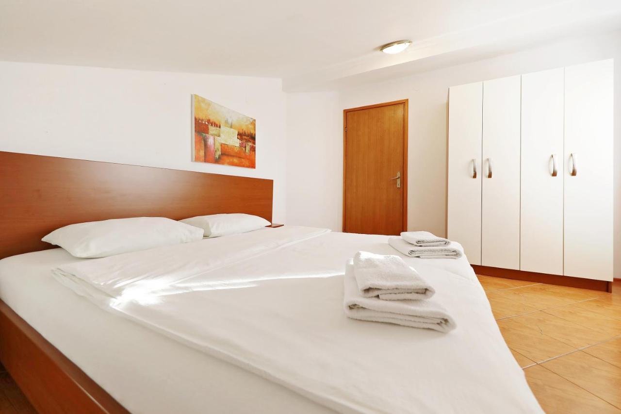 Apartmani "Jadran" Pag Town Exterior photo
