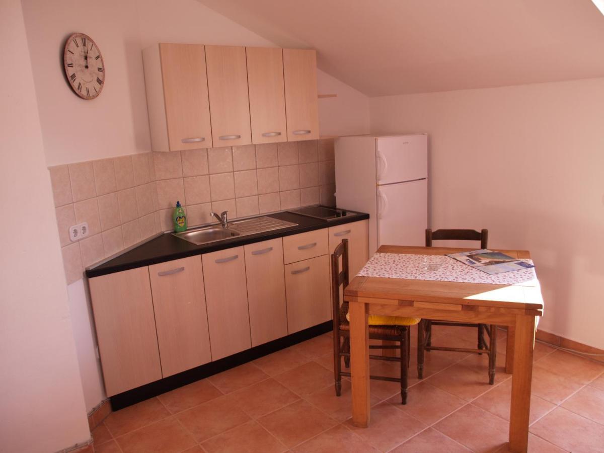 Apartmani "Jadran" Pag Town Exterior photo