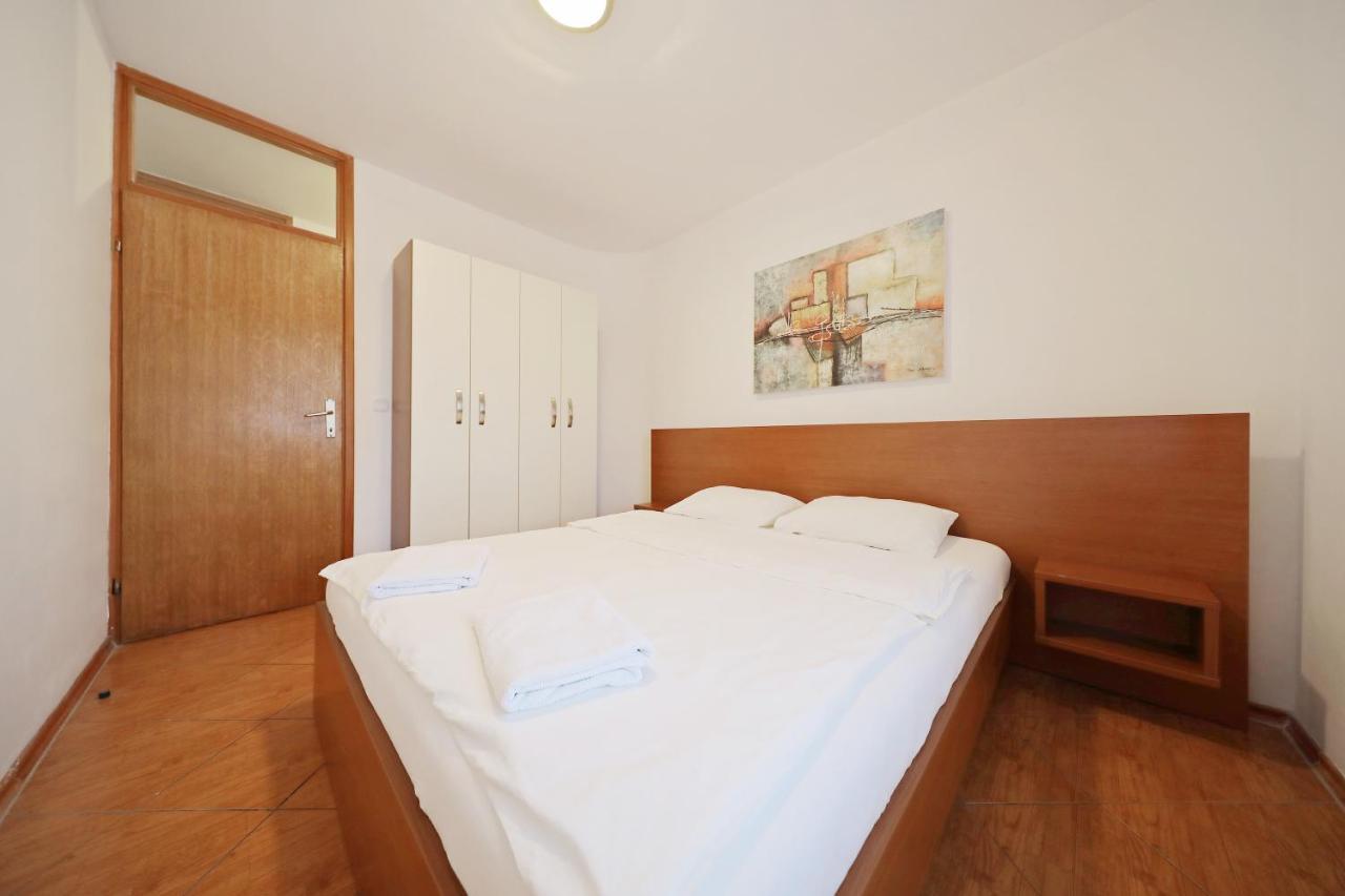 Apartmani "Jadran" Pag Town Exterior photo