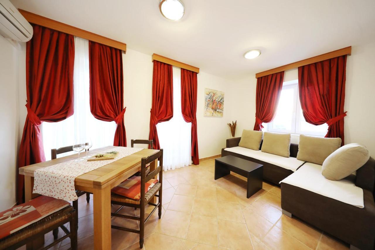 Apartmani "Jadran" Pag Town Exterior photo